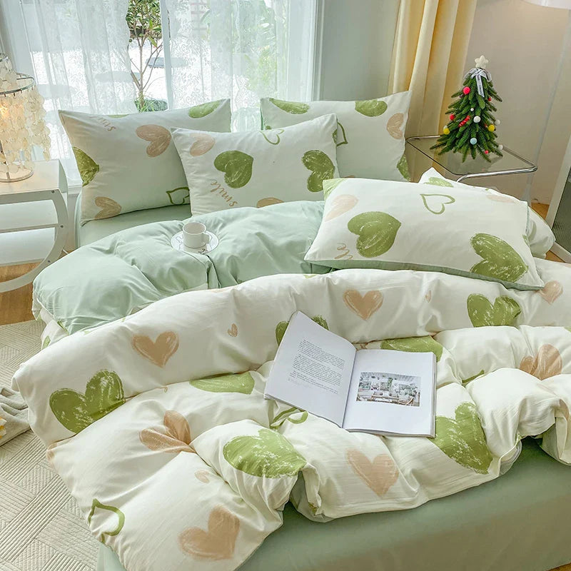 3-Piece Heart Floral Duvet Cover Set with Pillowcases – Cartoon Plant Print, Fits 1.5m (59 in / 5 ft) & 2.0m (79 in / 6.6 ft) Beds, No Insert