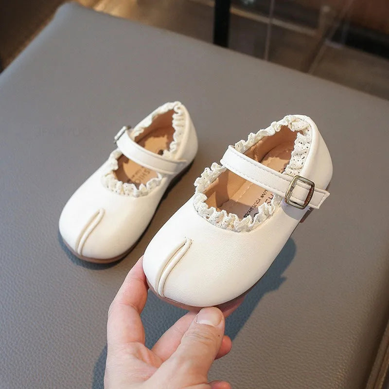 Girls Princess PU Leather Flats - Pleated Non-Slip Kids Shoes, 14–19 cm (5.5–7.5 in)