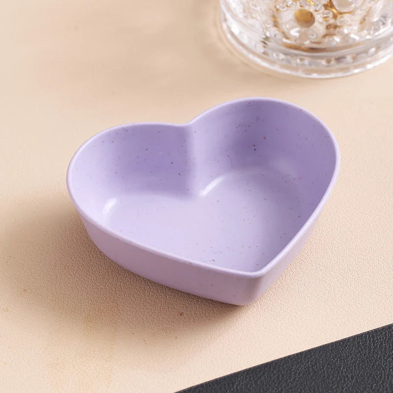 Heart-Shaped Wheat Straw Seasoning Dish - Eco-Friendly Dipping Bowl for Snacks & Condiments