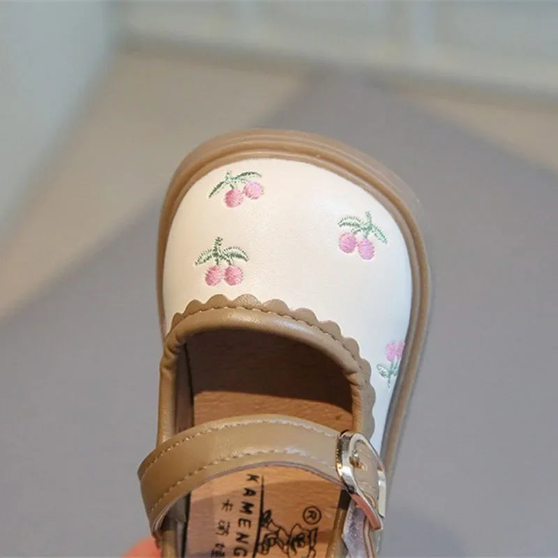 Girls Embroidered Flower Mary Jane Shoes – Soft PU Leather Princess Flats for Toddlers & Kids (About 12–16 cm / 4.7–6.3 in)