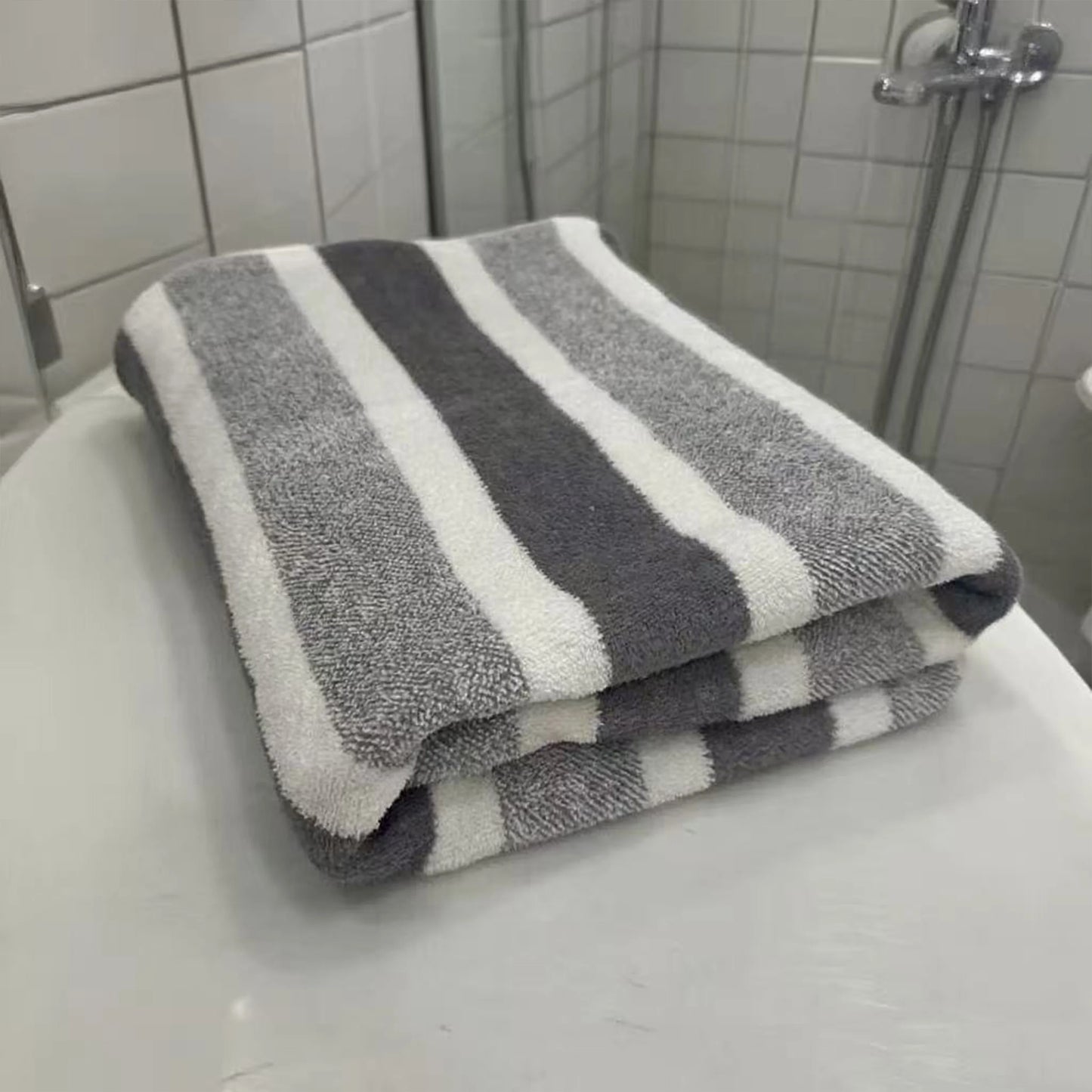 1-Pack Thick Striped Bath Towel – Quick-Dry, Highly Absorbent, Non-Shedding Polyester for Beach & Home