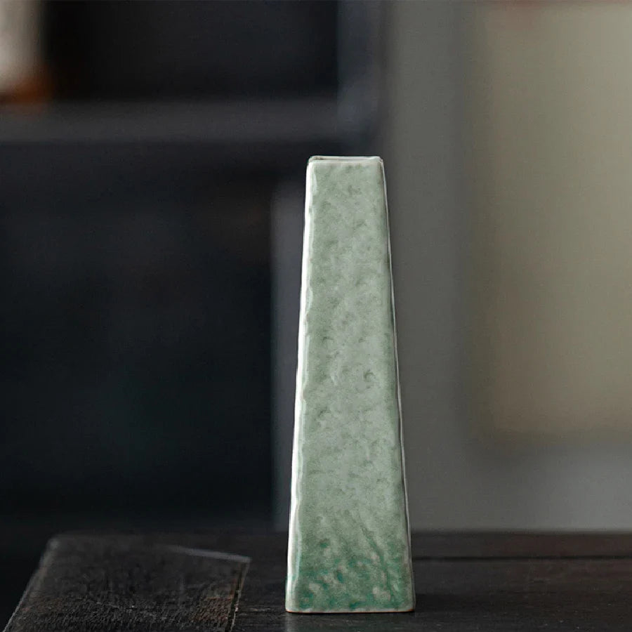Simple Ceramic Porcelain Vase for Hydroponic Plants — Minimalist Small Vase for Living Room & Dining Table Decor