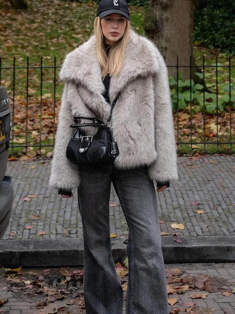 Cropped Faux Fur Jacket for Women – Long Sleeve Snap-Button Lapel Collar Thick Winter Coat
