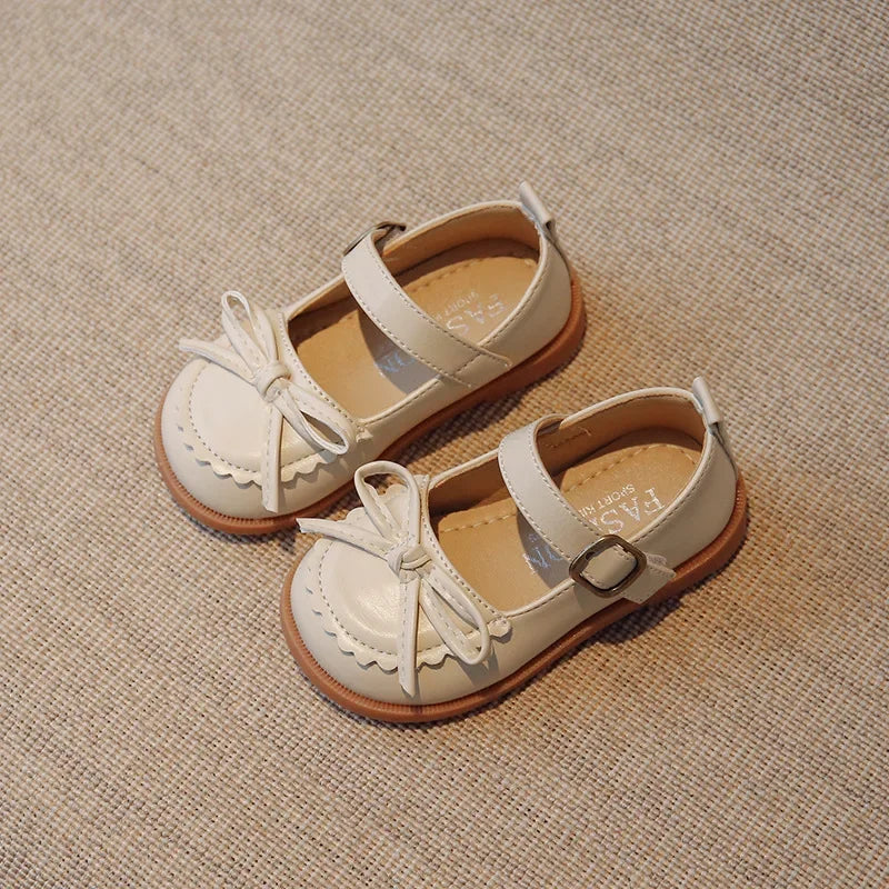 Little Girls Mary Jane Flats – Soft PU Leather School Shoes, Breathable Cute Flats for Spring & Autumn (Brown, Beige, Black)