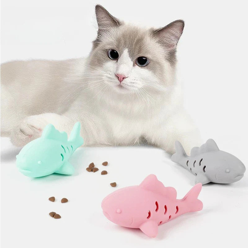 Fish-Shaped Silicone Cat Toy with Treat Dispenser — Bite-Resistant Teeth-Cleaning Chew Toy for Kittens