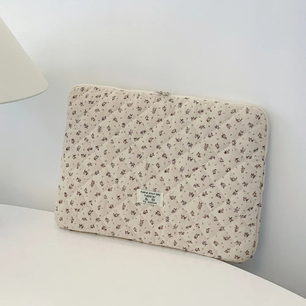 Flower Print Quilted Laptop Sleeve – Padded Laptop & Tablet Case for 11–15 Inch (280–390 mm)