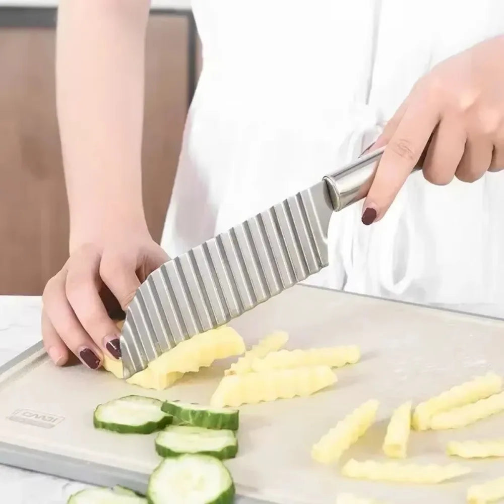 Stainless Steel Crinkle Potato Slicer Wavy French Fry Cutter Vegetable & Fruit Chopper Hangable Kitchen Tool