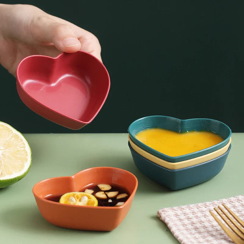 Heart-Shaped Wheat Straw Seasoning Dish - Eco-Friendly Dipping Bowl for Snacks & Condiments