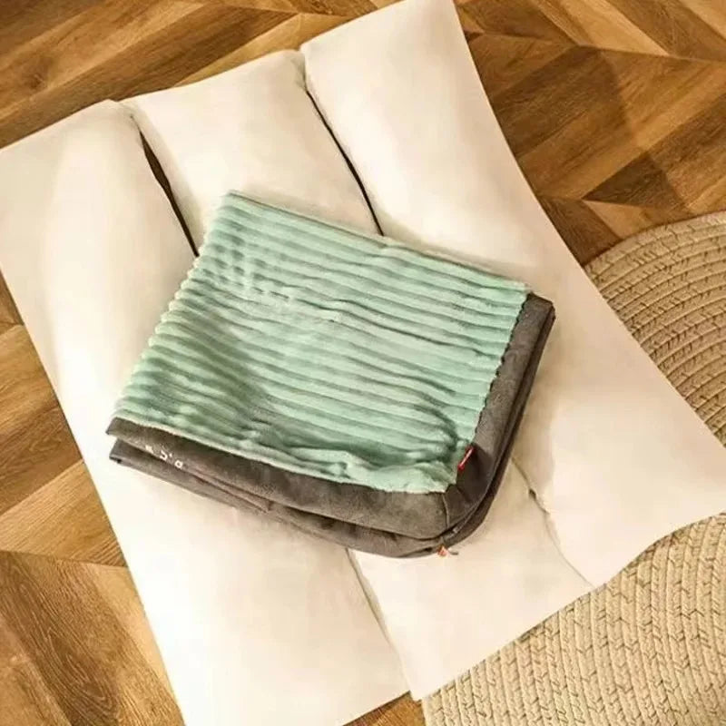 Warm Dog Bed Pet Sofa Winter Mat for Halloween and Christmas — Cozy Puppy Basket (Medium & Large)