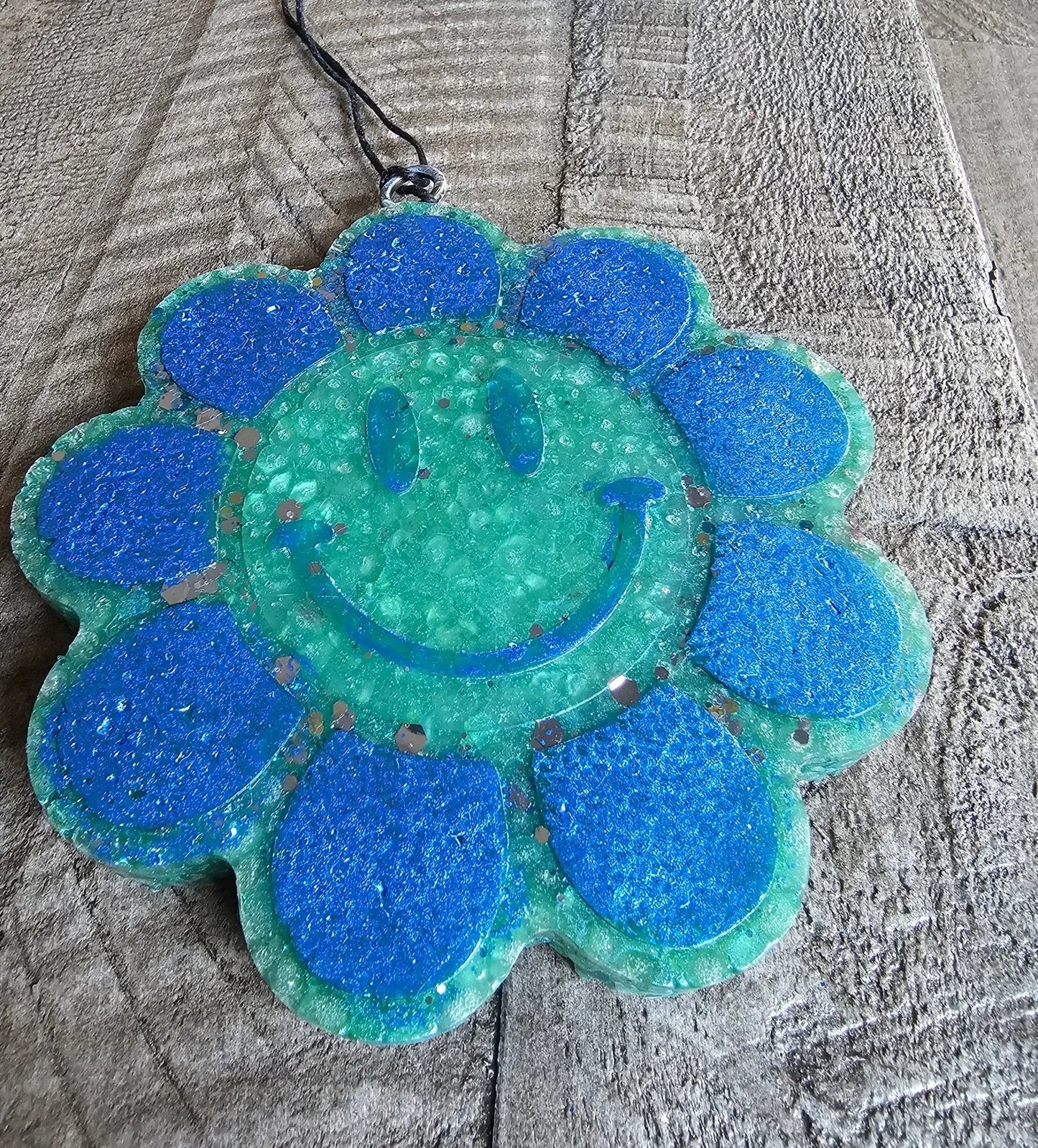 Smiley Face Daisy Car Freshie – Handmade Boho Aroma Bead Air Freshener